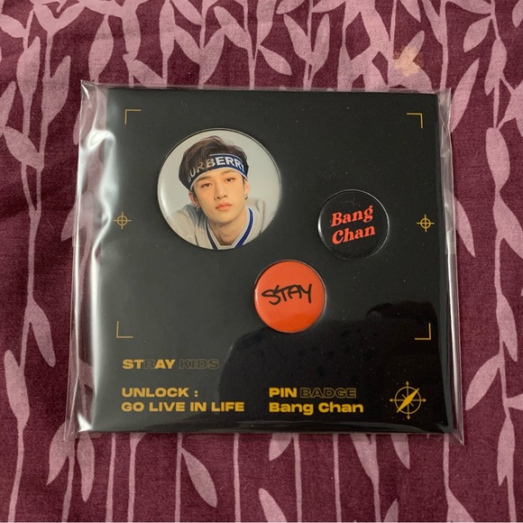 Kpop Stray Kids Unlock: Go Live In Life Merch Pin Badge Set - Picture 2 of 6
